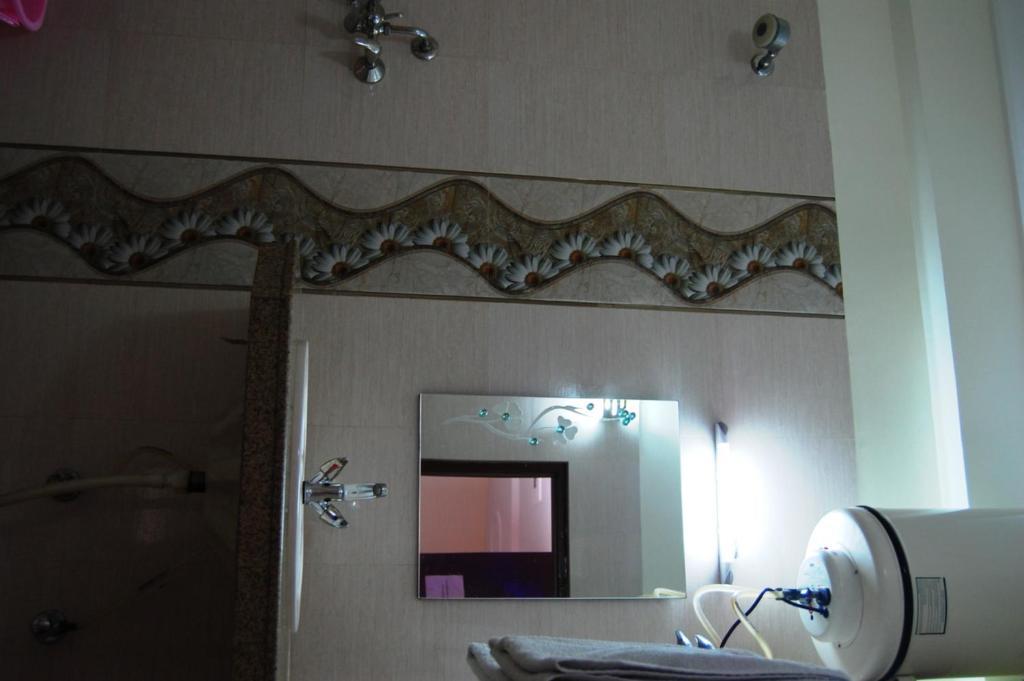 Hotel Tourist Rest House Agra Bagian luar foto